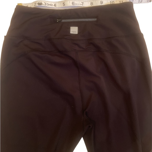 Vuori Pants & Jumpsuits Vuori Leggings Gently Used Black With